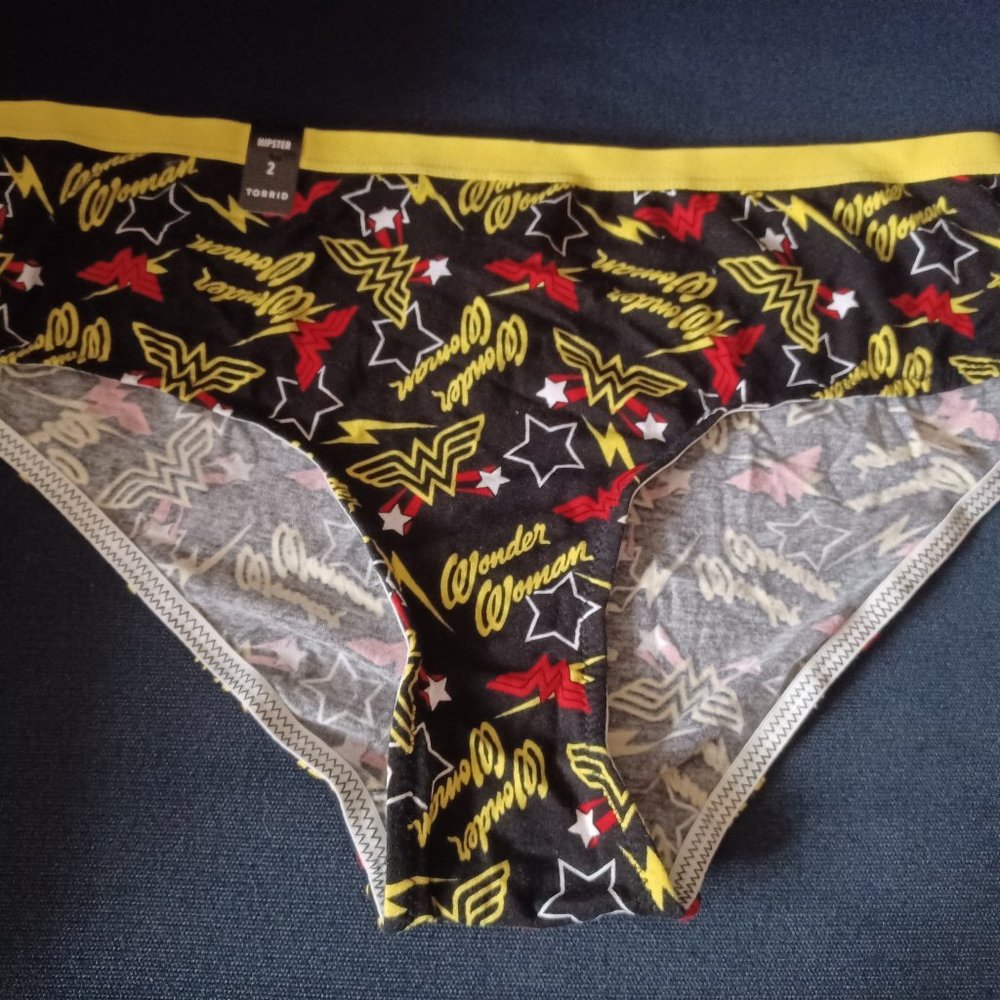 NEW Wonder Woman fun logo panty- Torrid size 2
